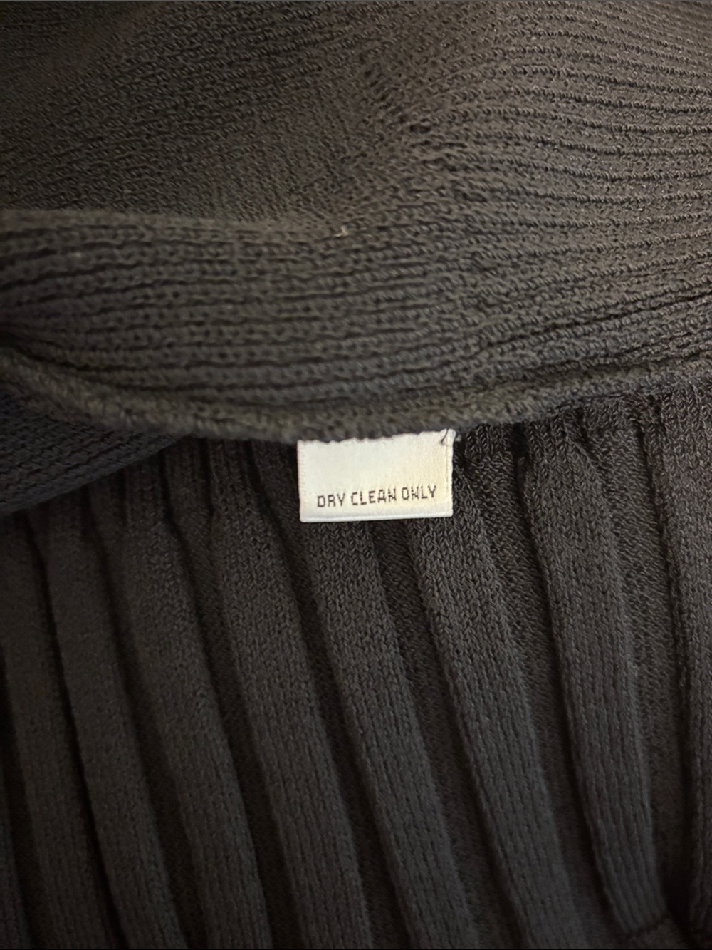 St. John Collection by Marie Gray Black Knit Skirt Ruffle Hem   Size 14 - Picture 5 of 5